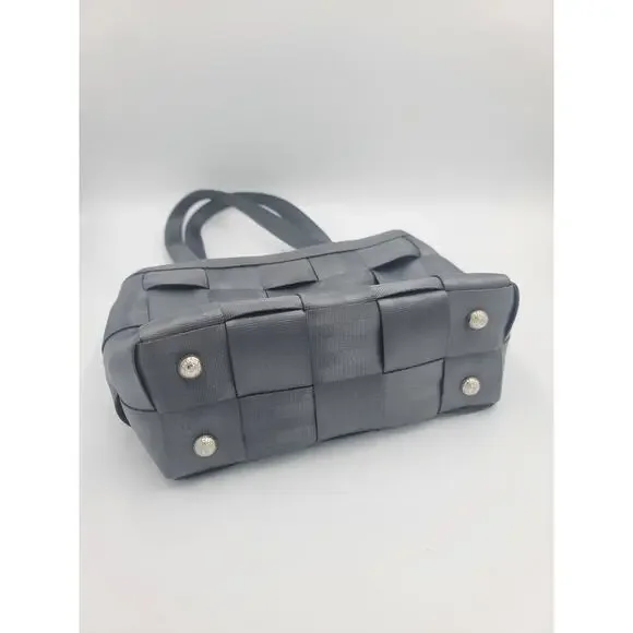 Harveys California Medium Gray Seatbelt Tote Bag - Picture 3 of 8